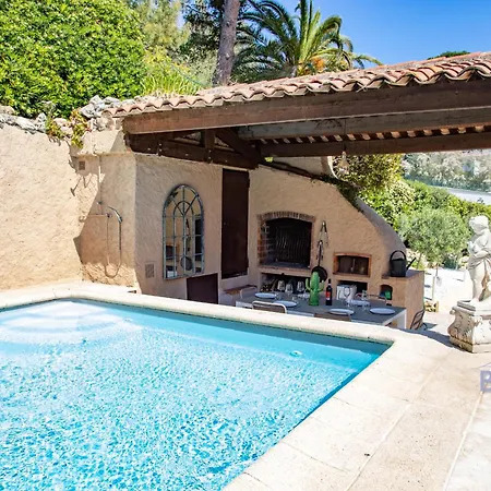 Atypical Sea View And Swimming Pool