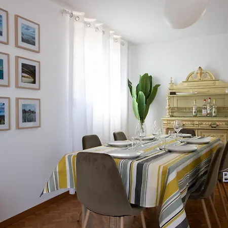 Atypical Sea View And Swimming Pool