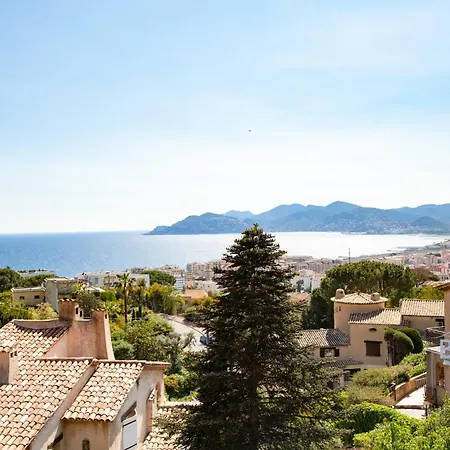 Atypical Sea View And Swimming Pool