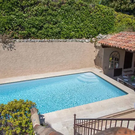 Atypical Sea View And Swimming Pool Apartment